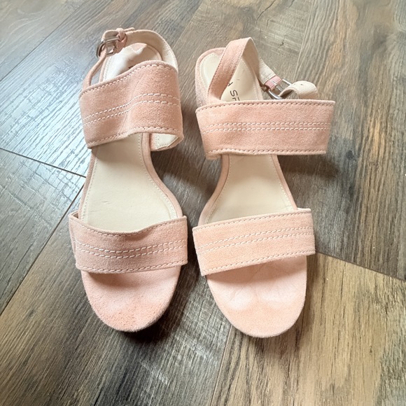 Via Spiga Sunday Church Shoes soft pastel pink suede low height sandals 7.5 - Picture 5 of 6